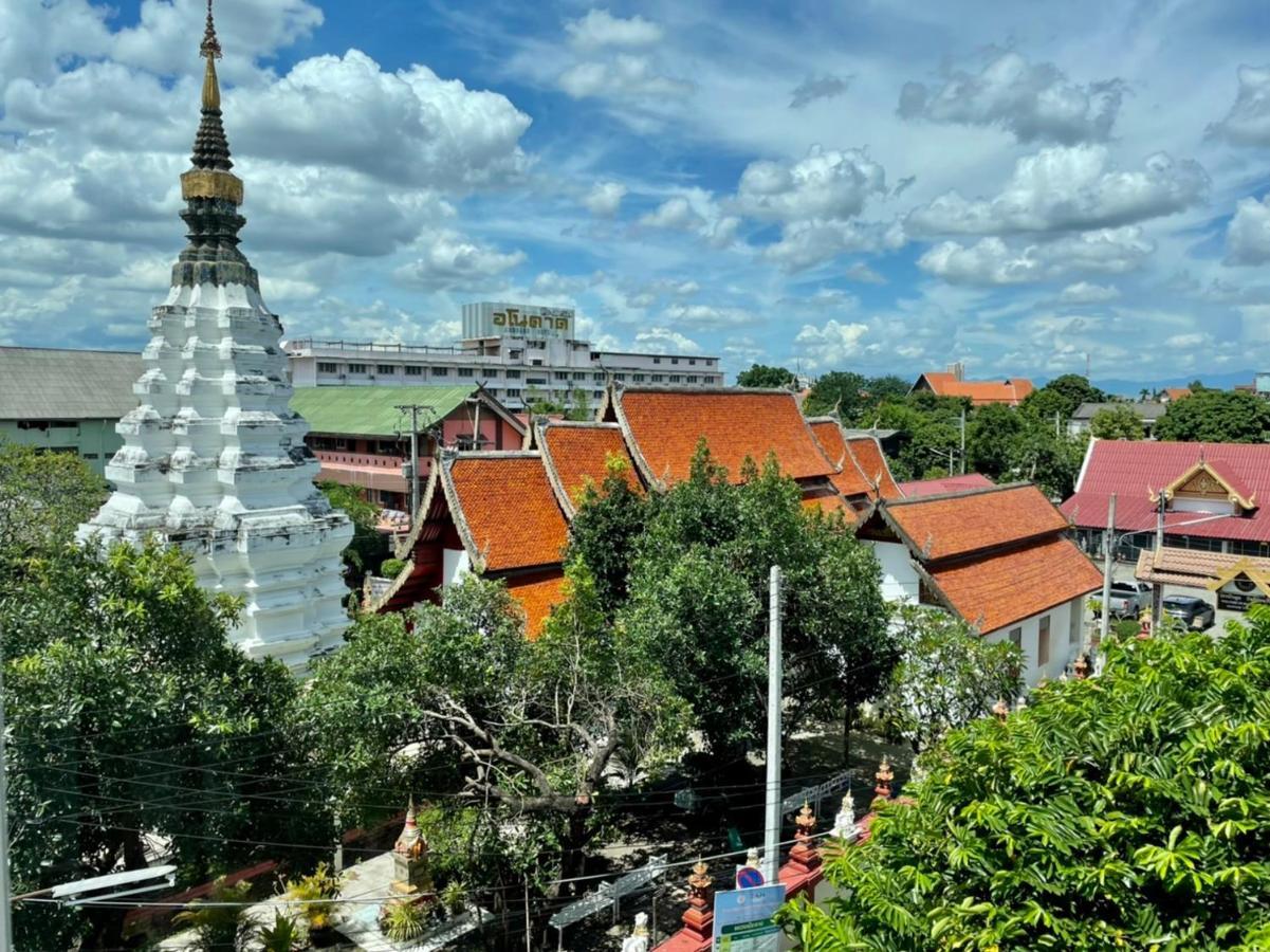 Fav Inn Town Chiang Mai Extérieur photo