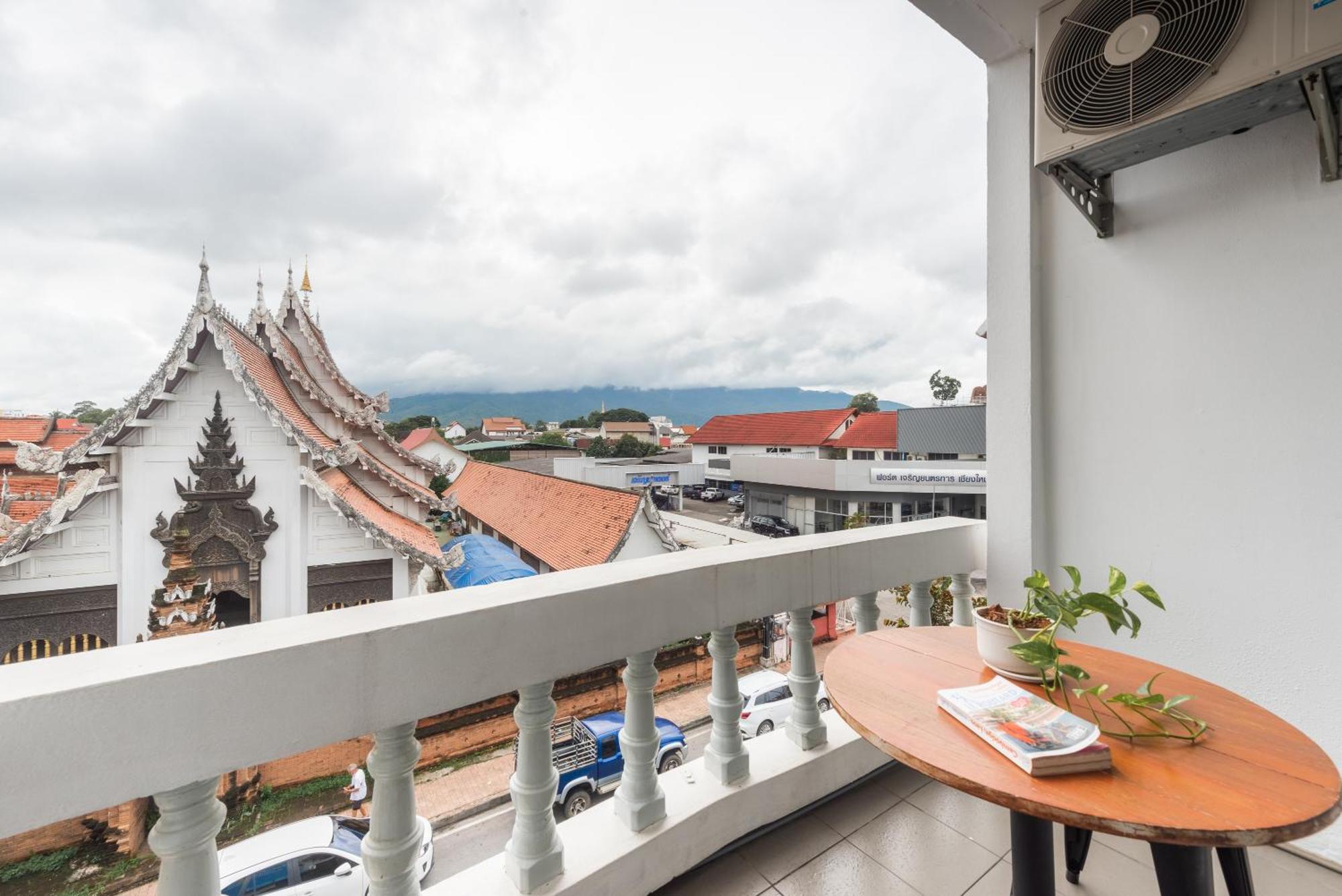 Fav Inn Town Chiang Mai Extérieur photo